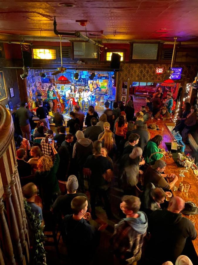 Hotel Alaskan And Bar